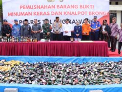 Jelang Hari Raya Idul Fitri 1445 H, Polres Tulang Bawang Musnahkan Ribuan Botol Miras dan Puluhan Knalpot Brong