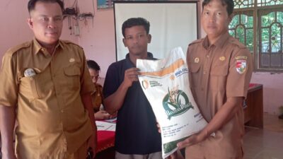 Pemerintah Tiyuh/desa Bandar Dewa Salurkan Beras Kepada 160 KPM