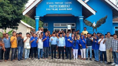 Pasangan Darsani-Supeno Kembalikan Formulir Penjaringan Bacabup dan Bacawabup Tubaba Dikawal Seratusan Pendukung