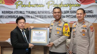 Polres Tulang Bawang dan Polsek Banjar Agung Terima Penghargaan Dari Lemkapi, Edi Hasibuan: Pertama Kali Untuk Polres dan Polsek di Polda Lampung