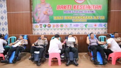Sambut Hari Bhayangkara Ke-78 Tahun 2024, Puluhan Kantong Darah Diserahkan Polres Tulang Bawang Kepada PMI