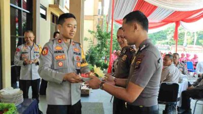 Kapolres Tulang Bawang Barat Gelar Upacara Kenaikan Pangkat Periode 1 Juli 2024