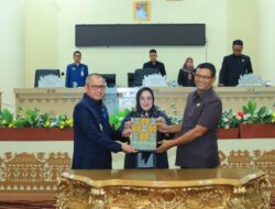 Sekda Kab.Tulang Bawang Menghadiri Rapat Paripurna DPRD Dalam Rangka Laporan APBD TA 2023 dan KUA & PPAS TA 2025