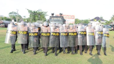 Pimpin Apel Kesiapan Simulasi Pengamanan Acara Pelantikan DPRD, AKBP James: Practice Makes Perfect