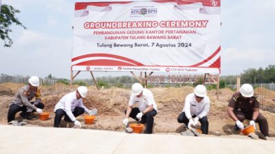 PJ Bupati Tubaba Lakukan Peletakan Batu Pertama Kantor BPN Tubaba