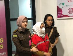 Dua Tersangka Korupsi Pemeliharaan Gedung RSUD Ryacudu Lampung Utara Resmi Ditahan