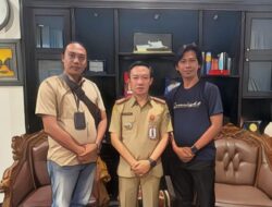 Sudirman dan Sandi Chandra Pratama Perkuat Kolaborasi Media Bersama Sekda Marindo Kurniawan