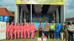 Kunjungi Pospam Islamic Center dan Pulung Kencana Ops Ketupat Krakatau 2026, Wakapolres Bersama Ibu Wakil Ketua Bhayangkari Cabang Tubaba Berikan Bingkisan Kepada Petugas